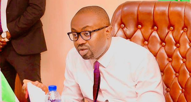 FG Processes 170 Foreign Applications For Citizenship